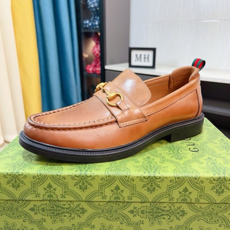 G*u*i leather shoes